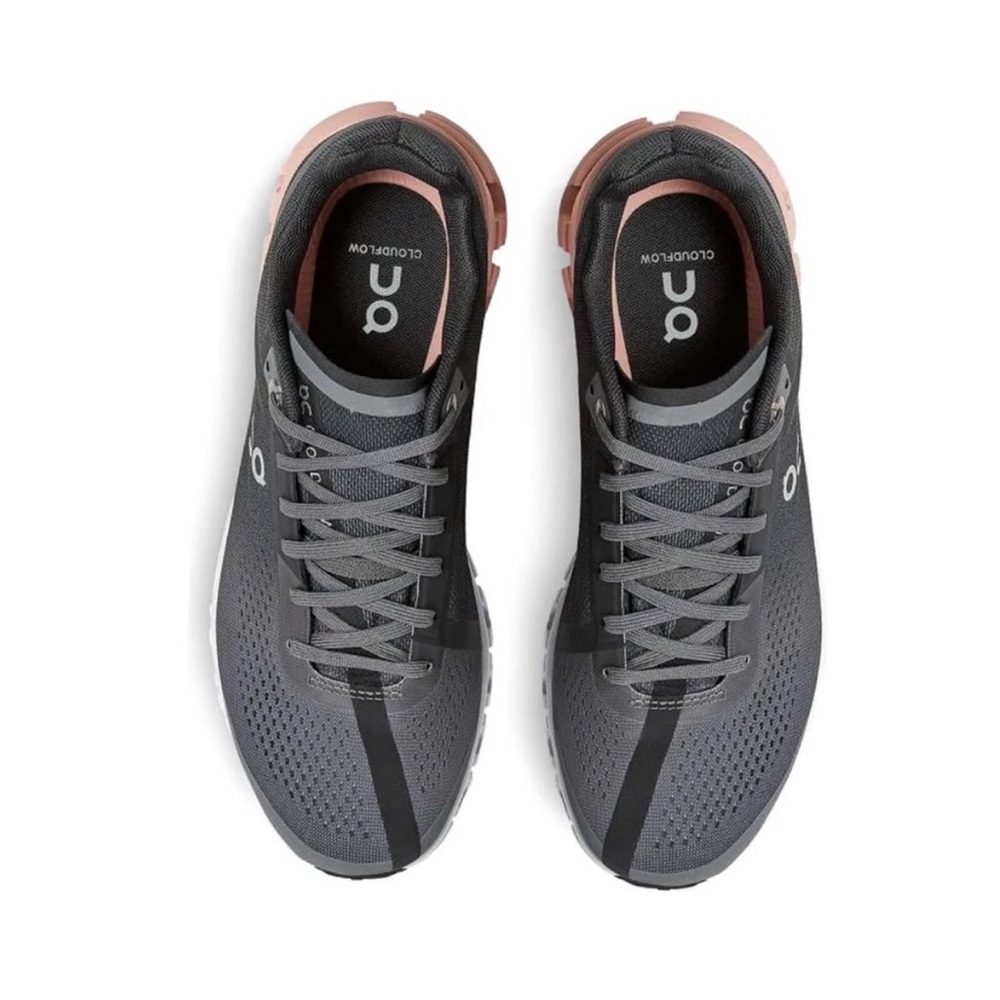 On cloud flow sneakers